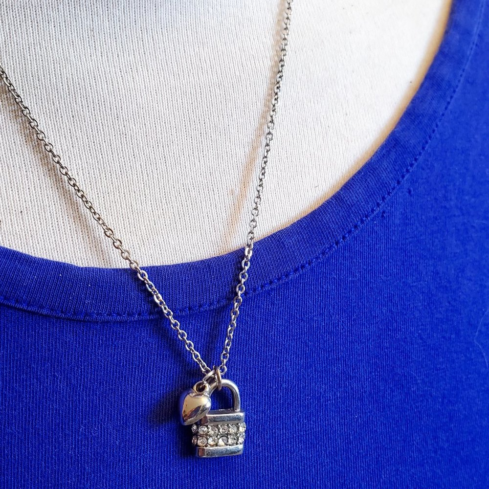 18" Silver Tone Heart Theme Lock Pendant Necklace